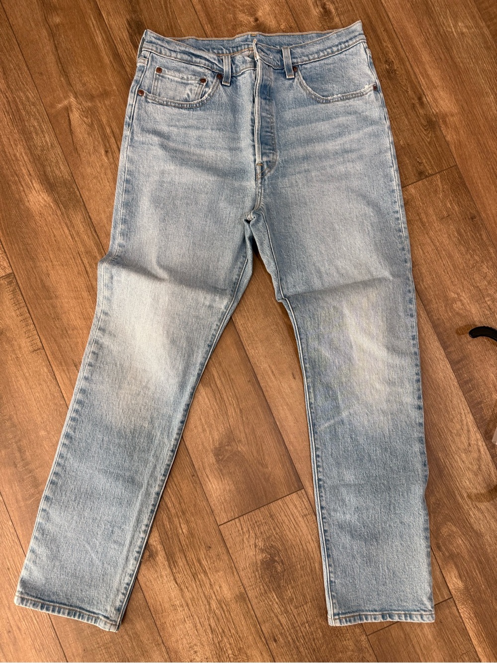 Classic Light Wash Women’s Jeans - Light Blue